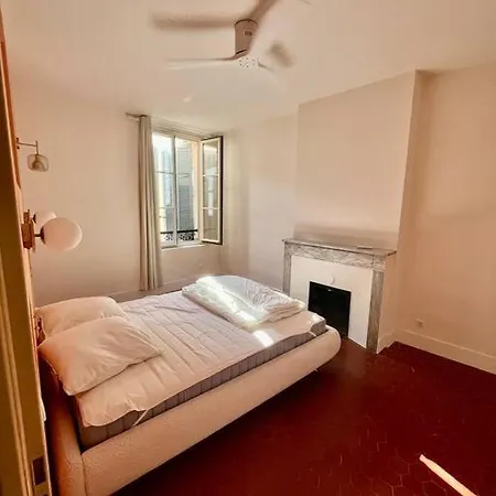 T3 Au Coeur De La Appartamento Hyères