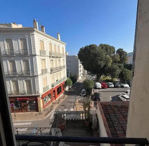 Apartment T3 Au Coeur De La Hyères